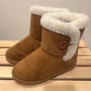 Mudd Brown and White Kids Boots